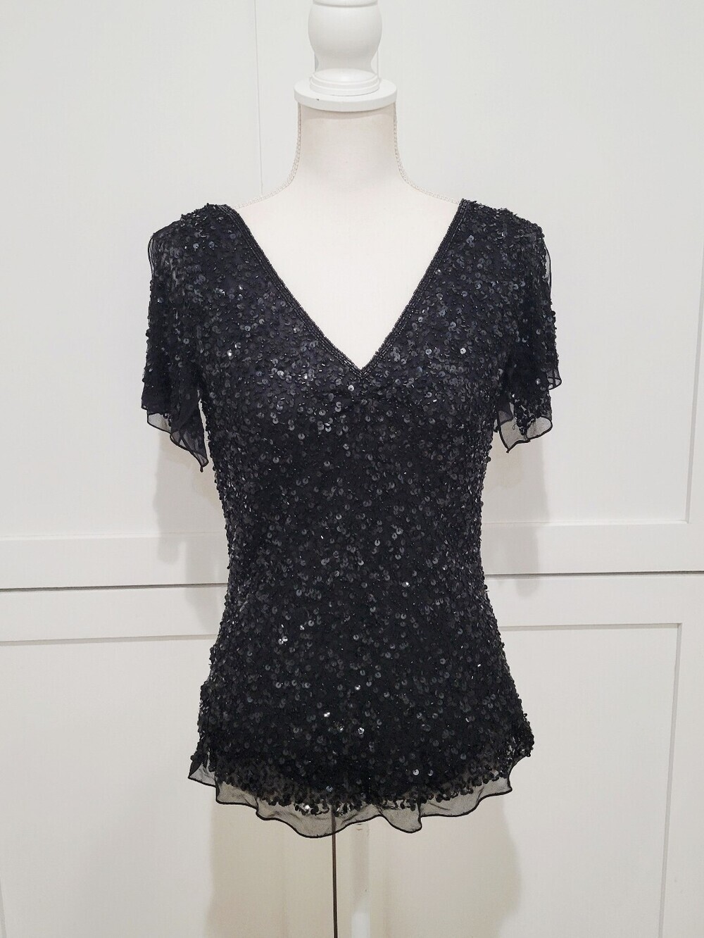 Adrianna Papell Black Sequin Formal Holiday V-Neck Flutter Sleeve Top | Size M